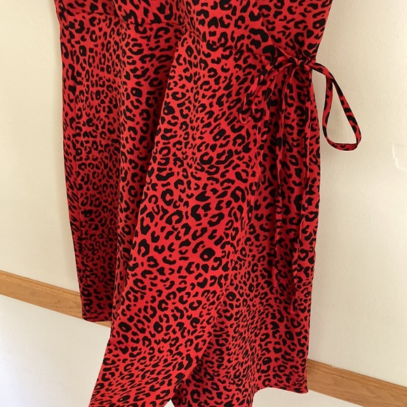 Speechless red leopard print faux wrap around dress - Picture 3 of 6